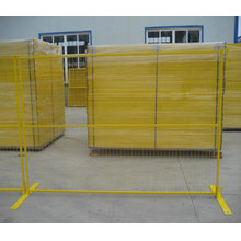 PVC beschichteter temporärer Zaun mit 75X100mm Maschenloch und gelber Farbe für Kanada